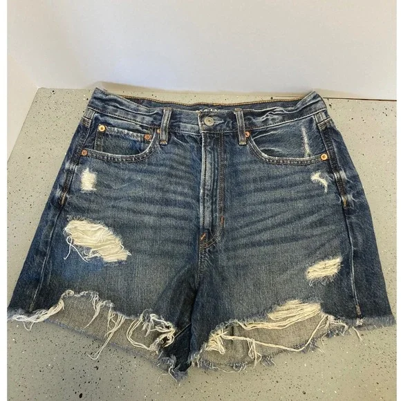 American Eagle 90s Boyfriend Shorts Medium Wash Distressed Denim Size 6 - Picture 1 of 7